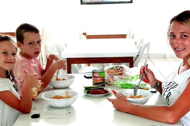 Dining 32 of 50