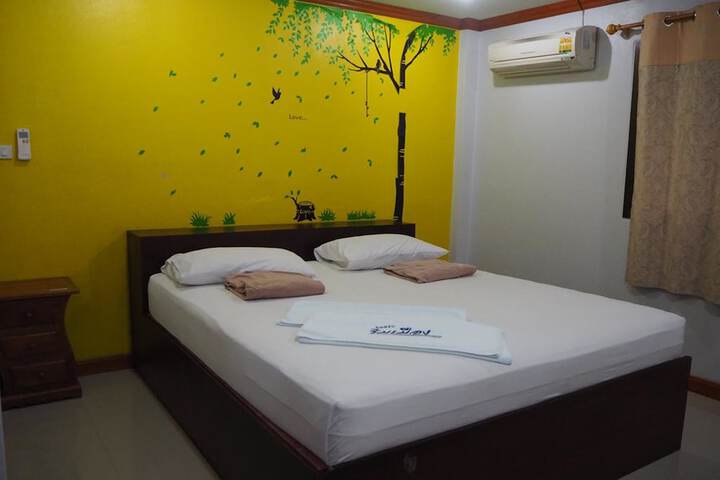 Room 5 of 16