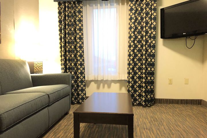 2 Queen Beds (3 of 9)