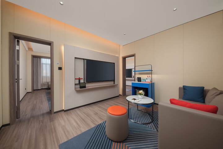Room 14 of 43