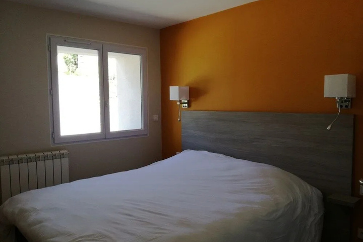 Room 5 of 14