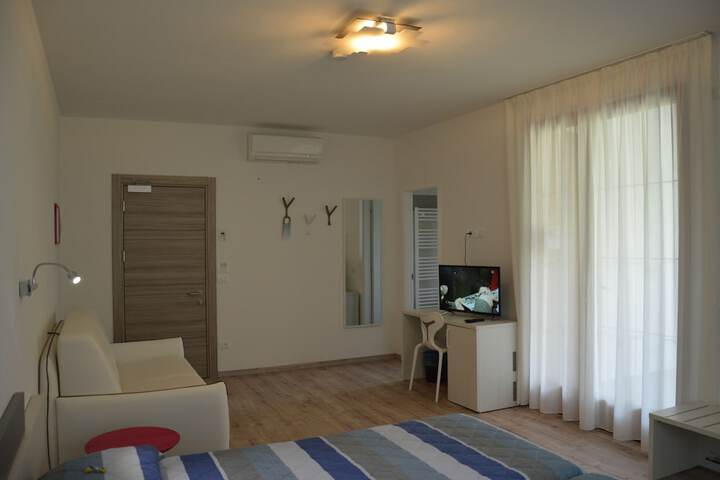 Room 7 of 71