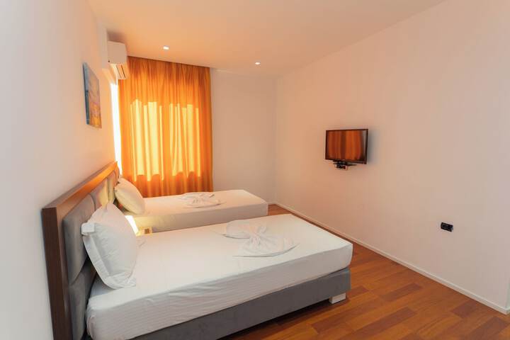 Room 10 of 63