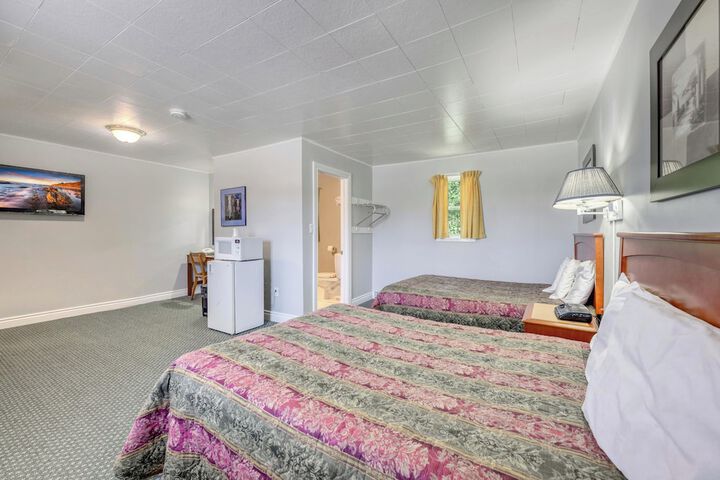 Room 4 of 72