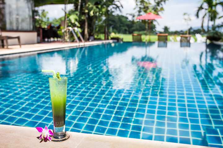 Hotel Pool