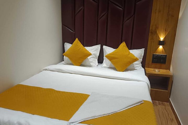 Room 13 of 29