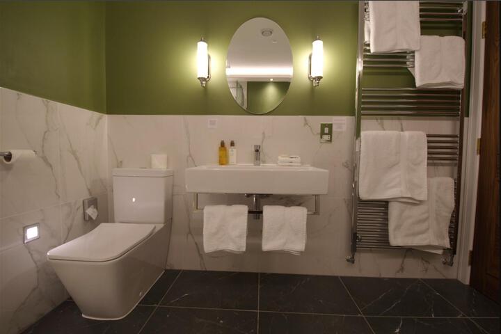Room 5 of 22