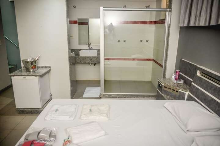 Room 42 of 62