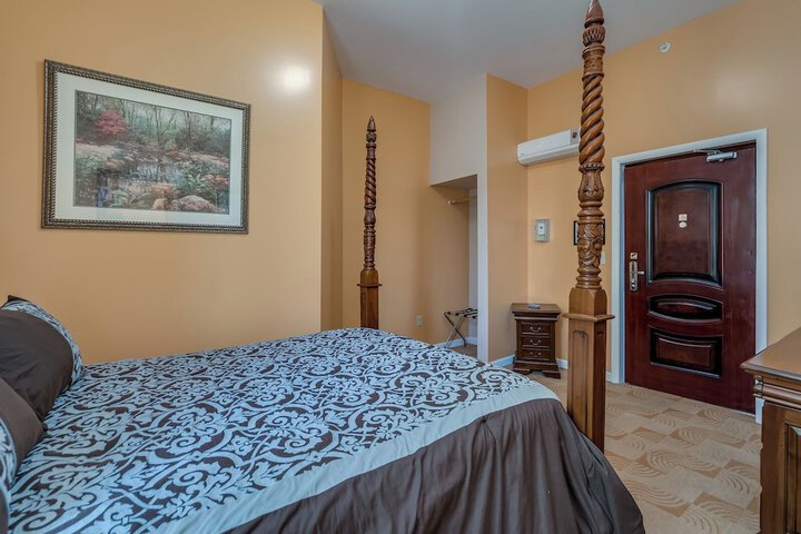 Room 12 of 46