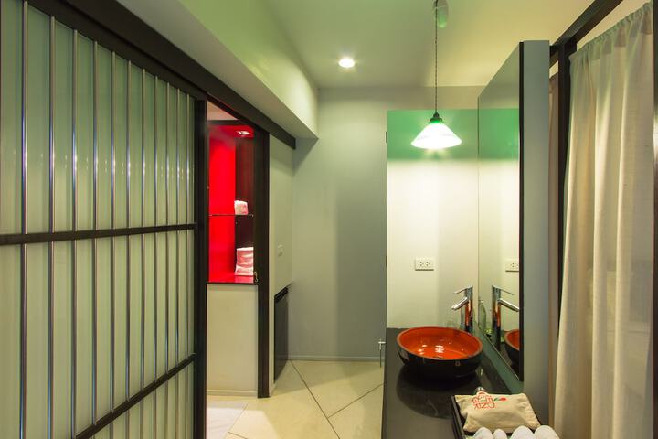 Room 40 of 83