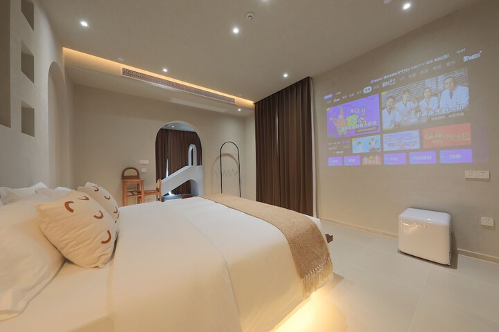 Room 15 of 150