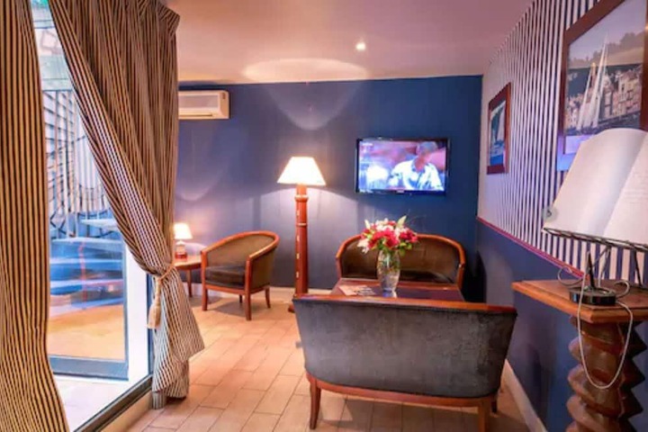 Entrance & Lobby