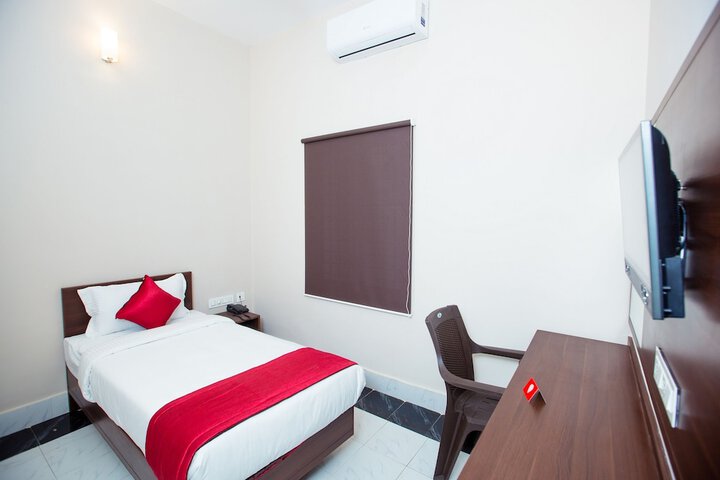 Room 6 of 19