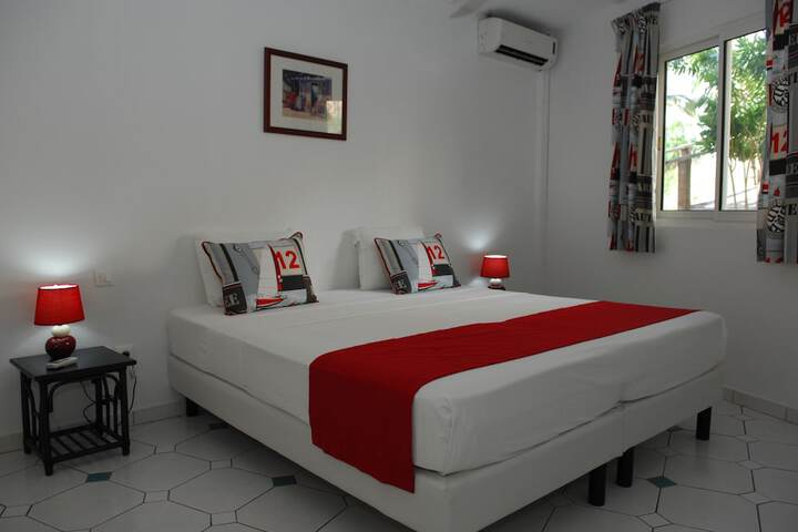 Room 12 of 196