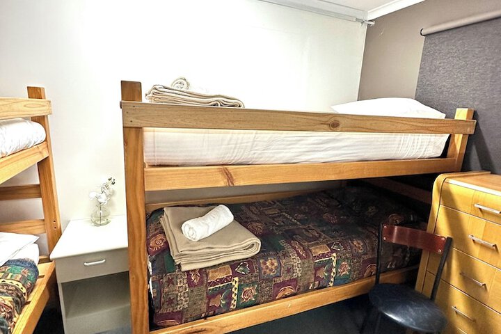 Room 28 of 180