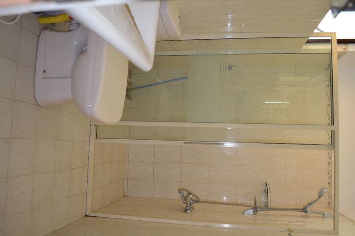 Room 5 of 5