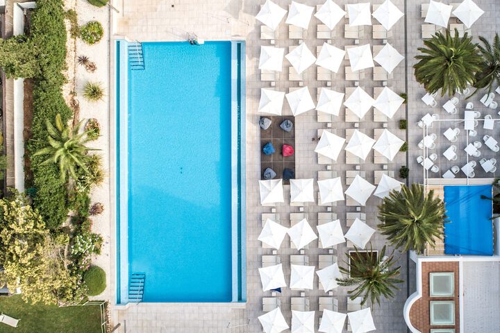 Pool 20 of 45