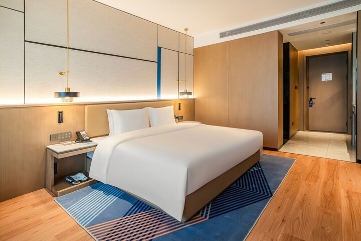 Room 16 of 41