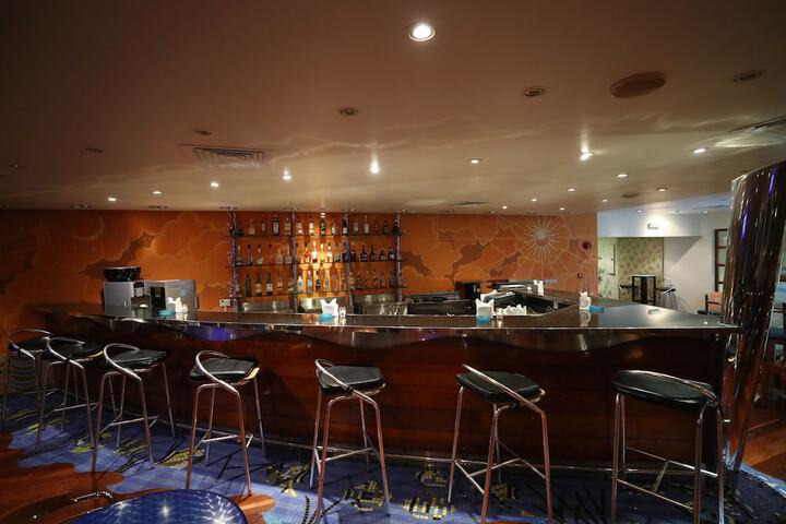 Lounge 100 of 123