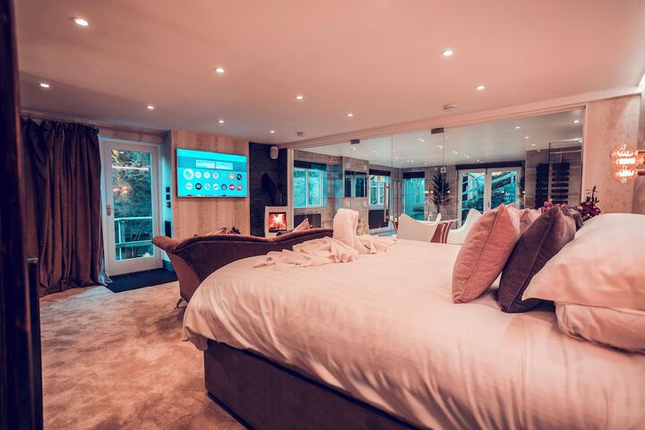 Room 94 of 390