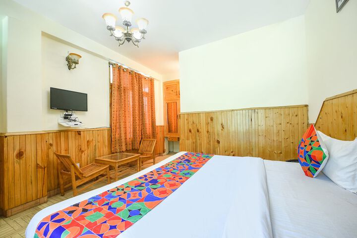 Room 10 of 19