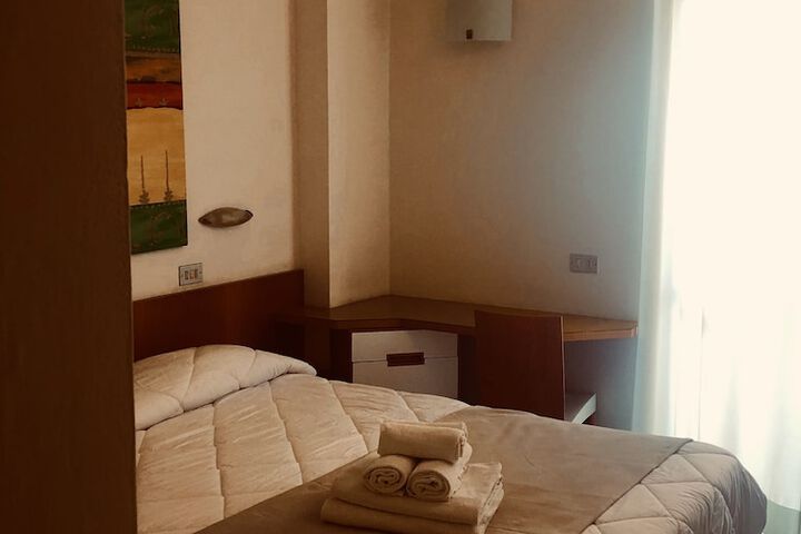 Room 4 of 39