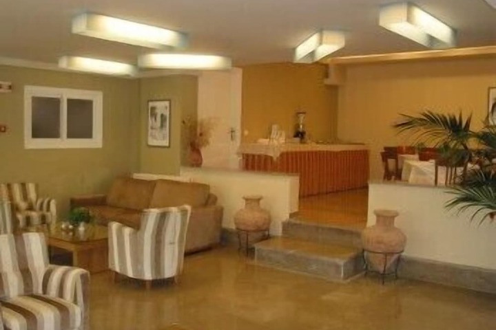 Lounge 59 of 67