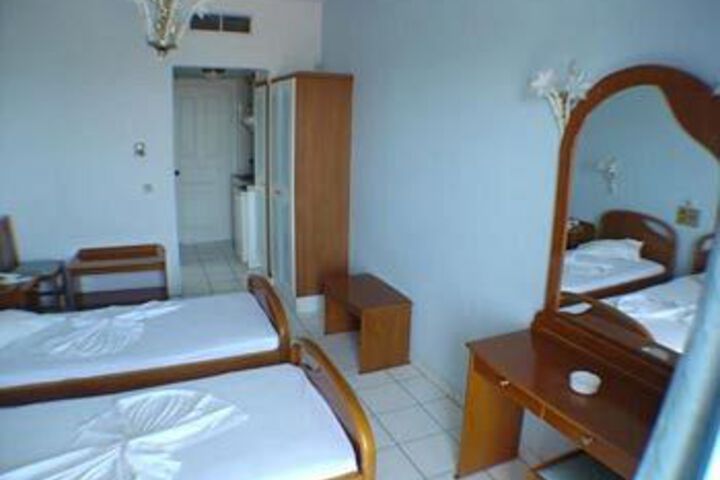 Room 12 of 27