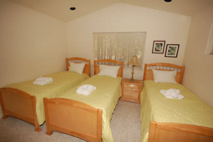 Room 5 of 10