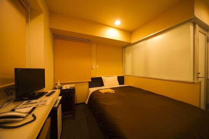 Room 15 of 46