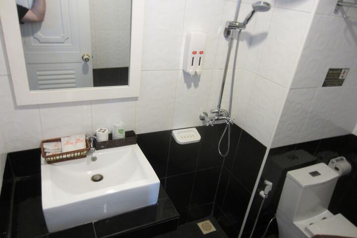 Room 42 of 63