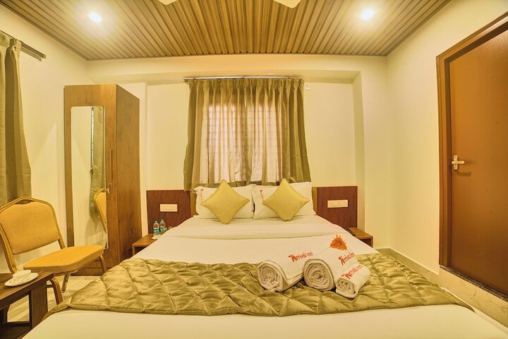 Room 9 of 25