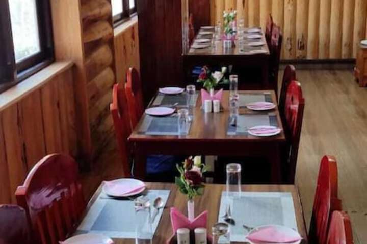 Dining 4 of 46