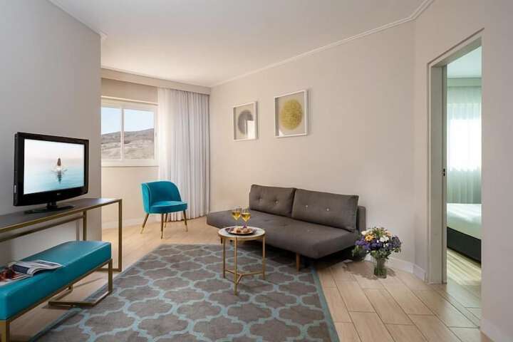 Room 48 of 108