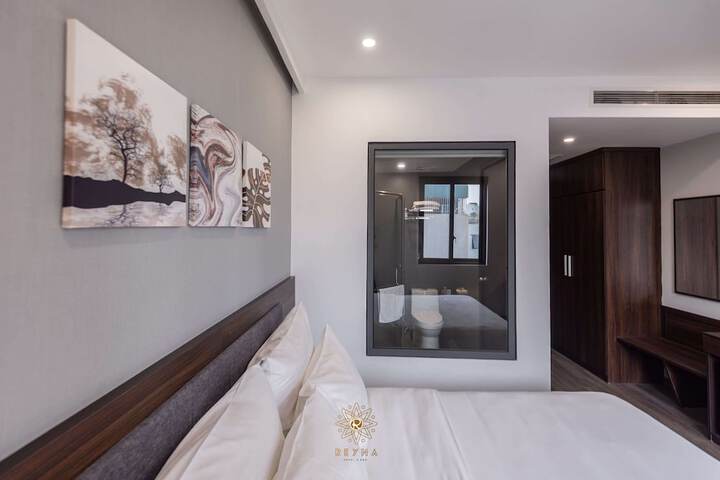 Room 14 of 100