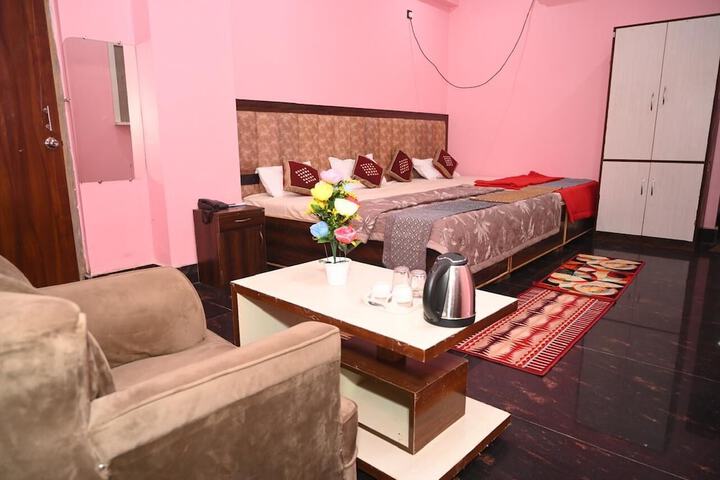 Room 2 of 17