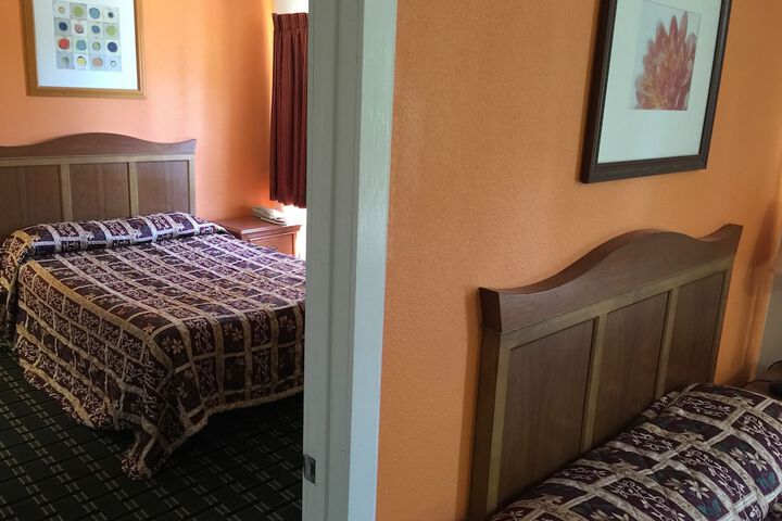 2 Queen Beds (2 of 22)