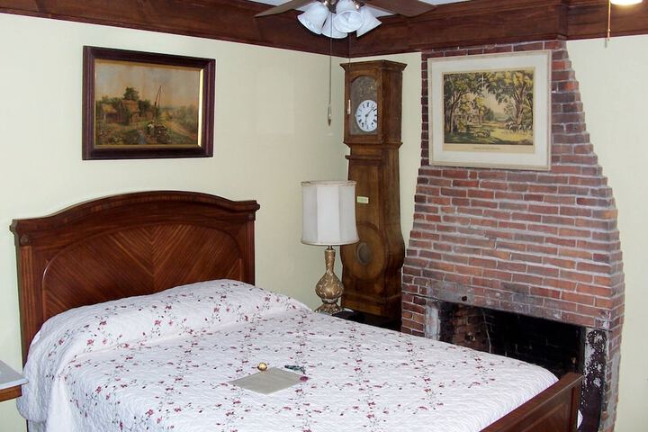 Room 6 of 27