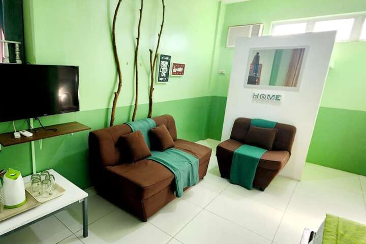 Room 4 of 87