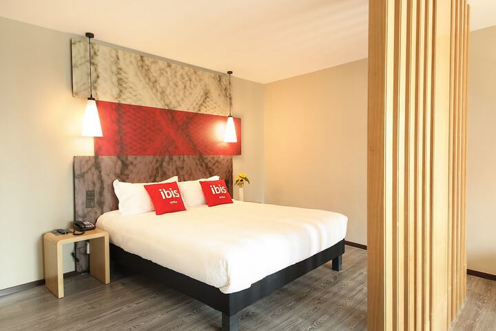Room 15 of 49