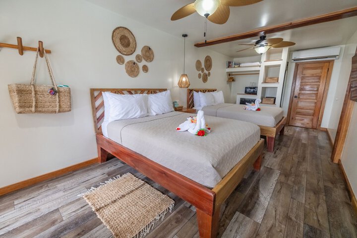 Room 2 of 105