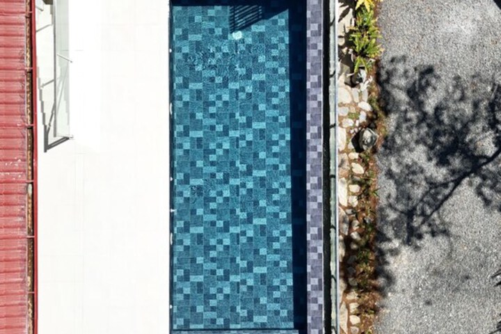 Pool 33 of 56