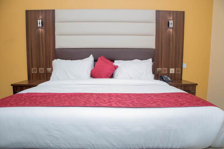 Room 14 of 82