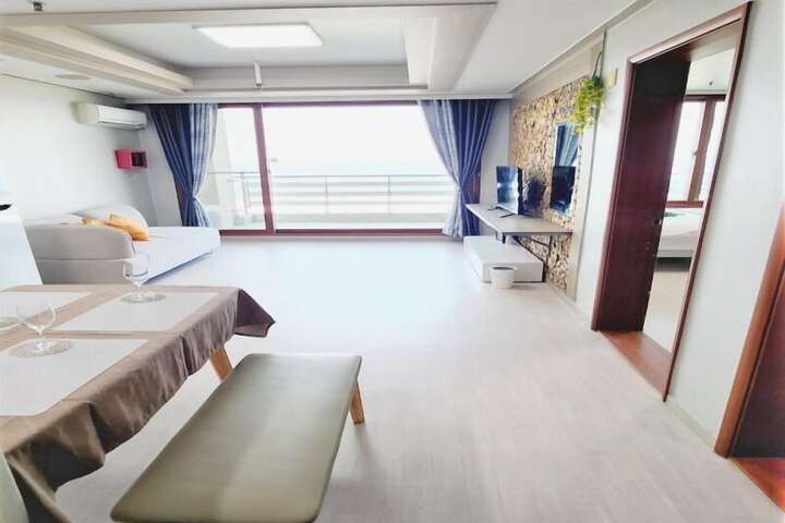 Room 8 of 45