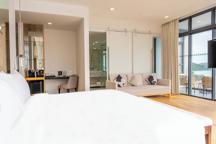 Room 27 of 60