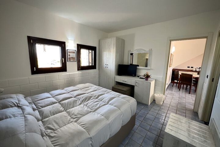 Room 8 of 70