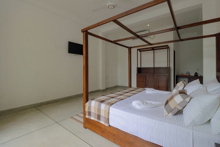 Room 37 of 90