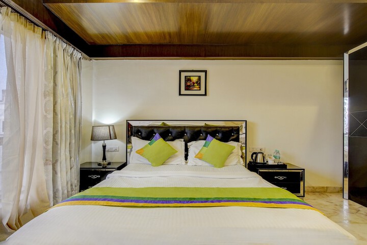 Room 15 of 34
