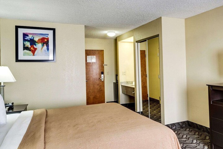 Room 40 of 68