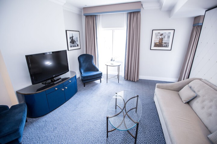 Room 46 of 143